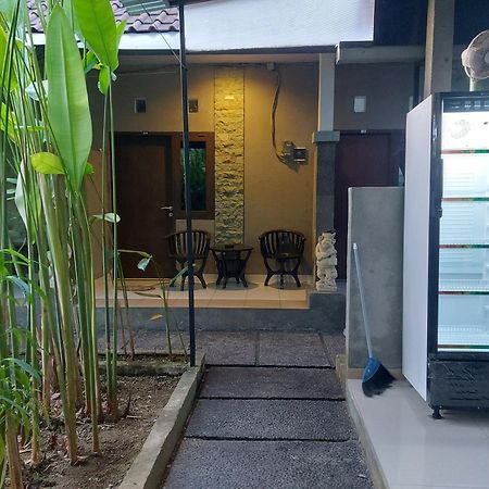 Paranyogan Homestay 2 Jimbaran Buitenkant foto