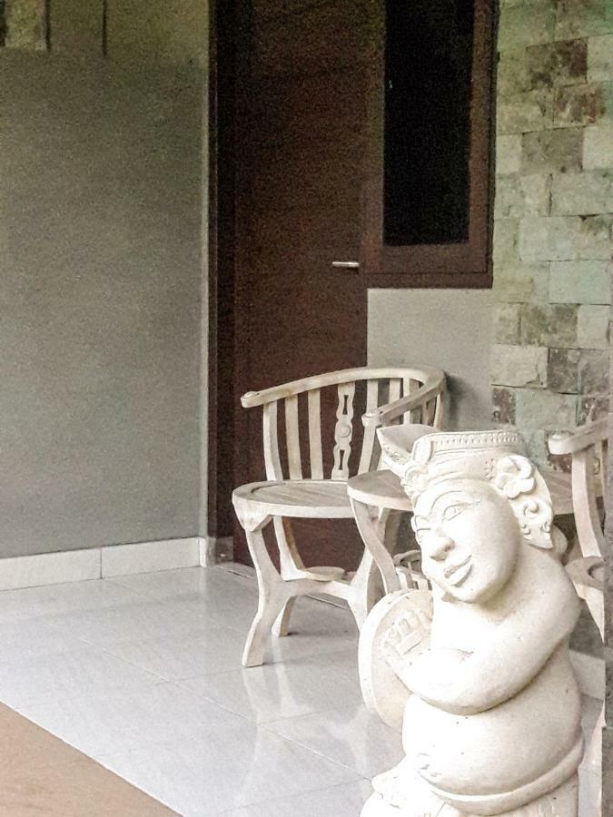 Paranyogan Homestay 2 Jimbaran Buitenkant foto